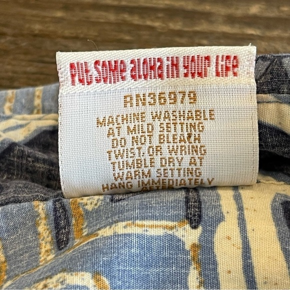 Hawaiian Shirt Vintage Go Barefoot Beach Vacation  Tribal Reverse Print Summer - Picture 13 of 13